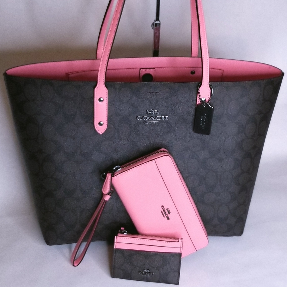 COACH SIGNATURE SET 3P BAG WRISTLET CARD KEYCHAIN - Picture 10 of 13